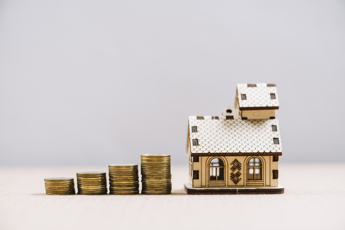 Home Equity Loan vs HELOC: The Key Differences & FAQs